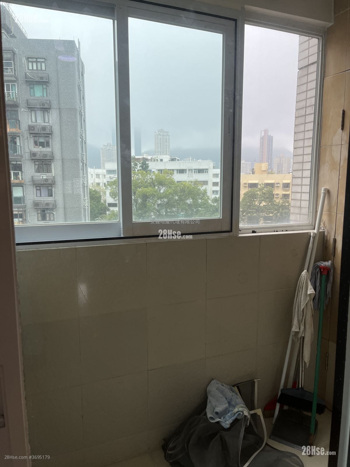 Royal Court Sell 3 Bedrooms , 2 Bathrooms 661 ft²