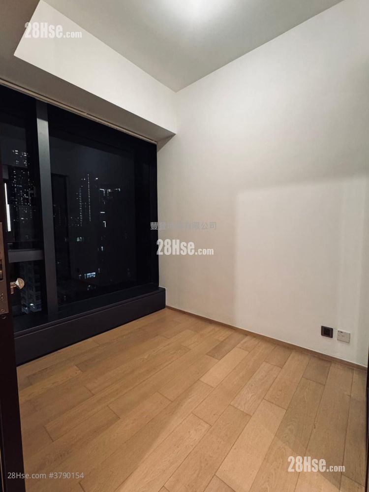 Eltanin Square Mile Rental 1 Bedroom 252 ft²