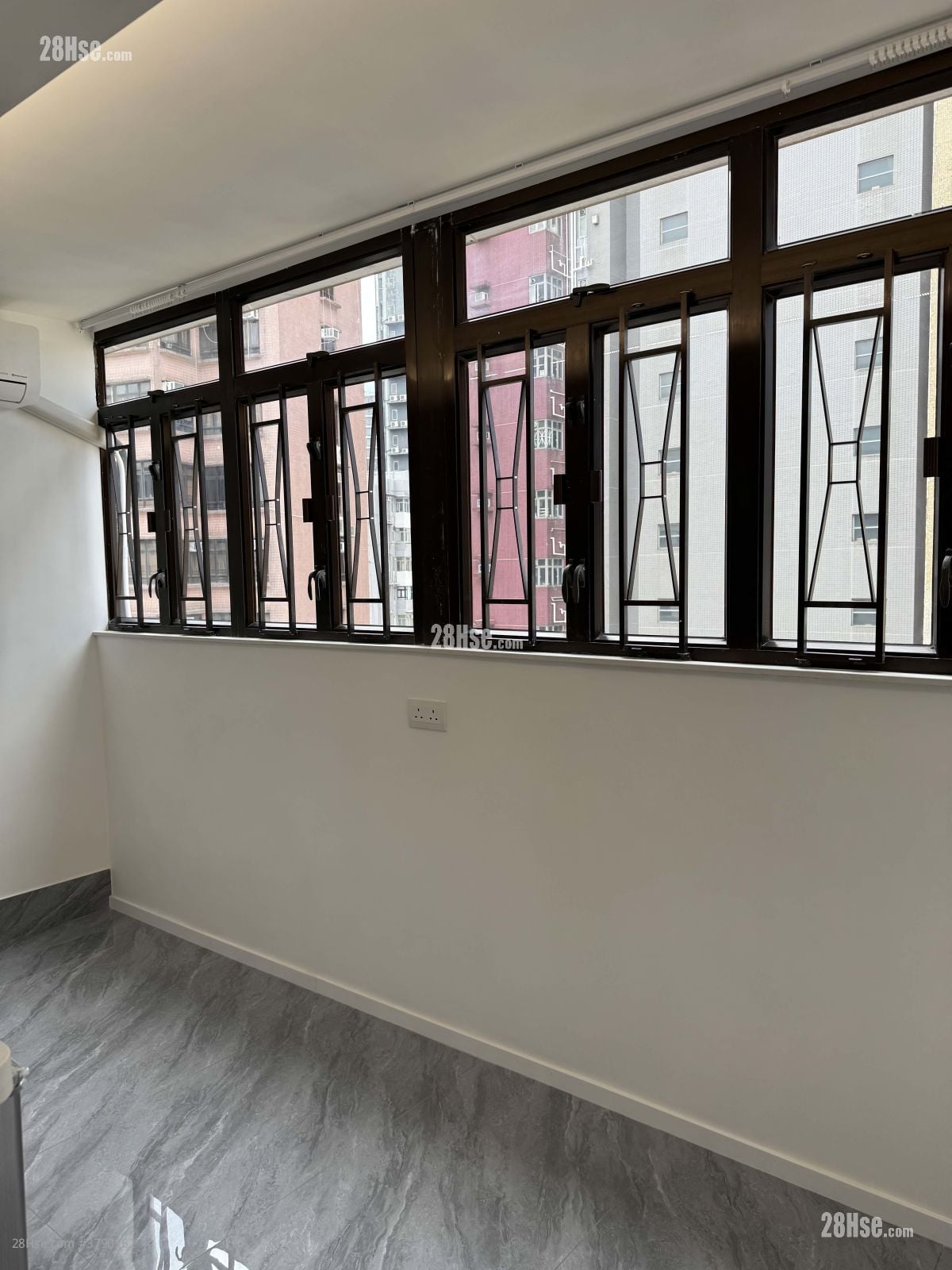 馀庆大厦 租盘 130 平方尺