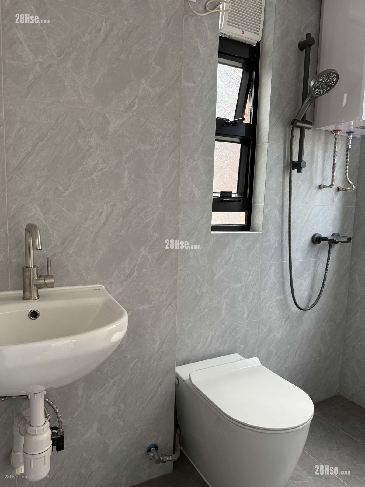 馀庆大厦 租盘 130 平方尺