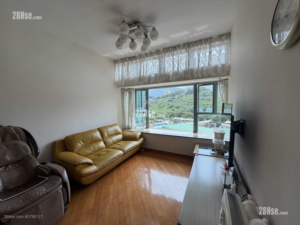 Tung Chung Crescent Sell 2 Bedrooms 607 ft²