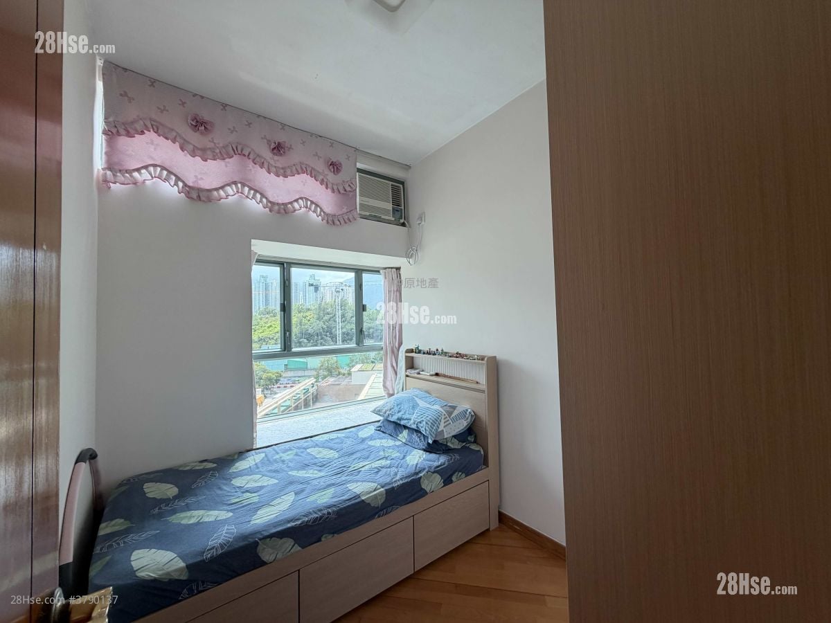Tung Chung Crescent Sell 2 Bedrooms 607 ft²