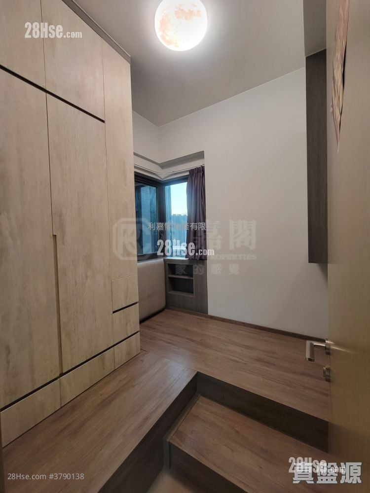 Upper River Bank Sell 2 Bedrooms 466 ft²