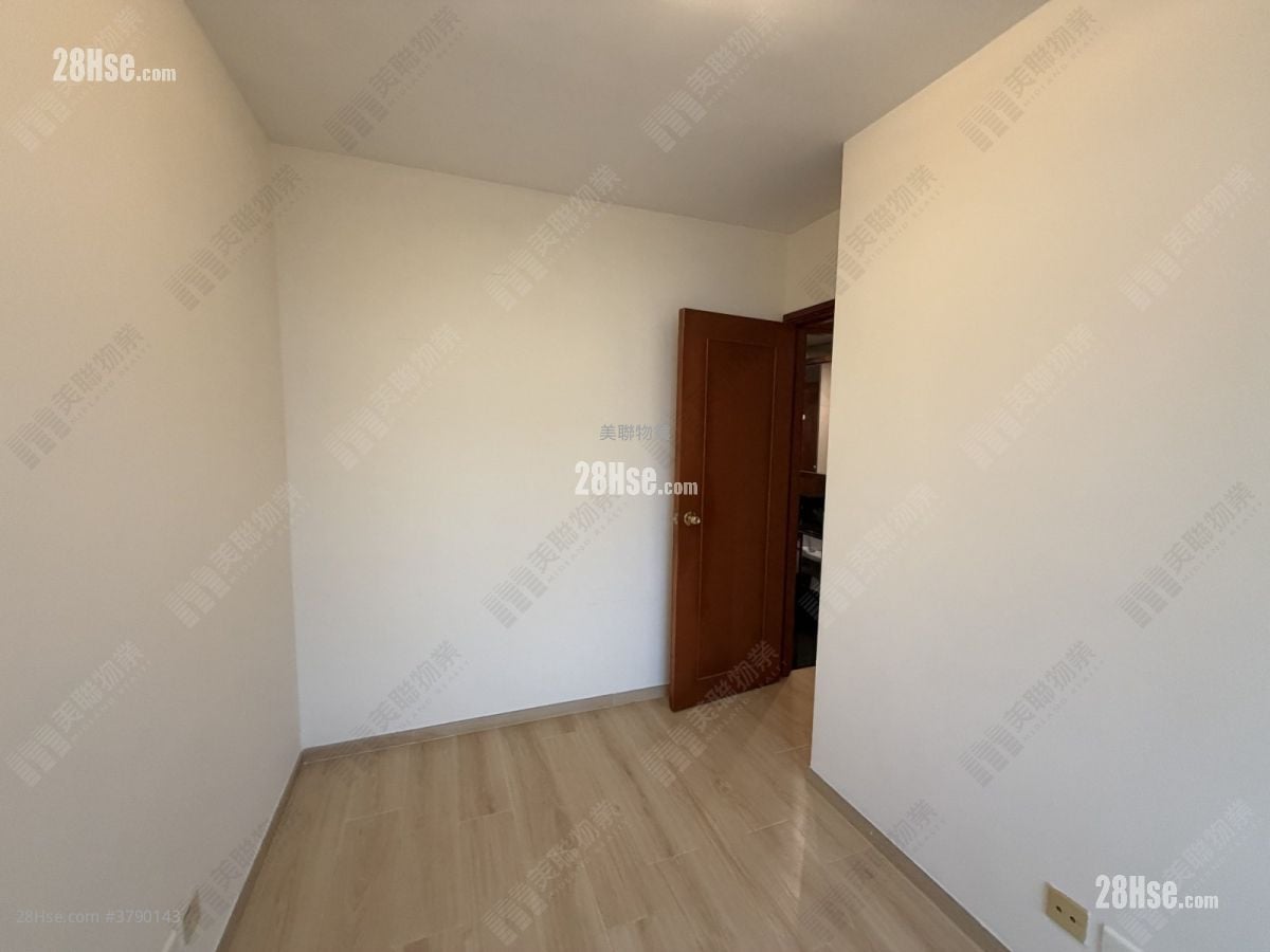 Residence Oasis Sell 2 Bedrooms , 1 Bathroom 490 ft²