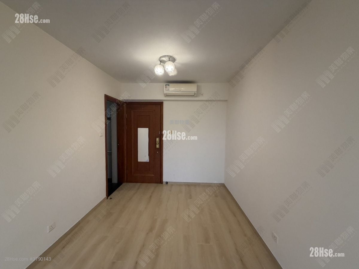 Residence Oasis Sell 2 Bedrooms , 1 Bathroom 490 ft²