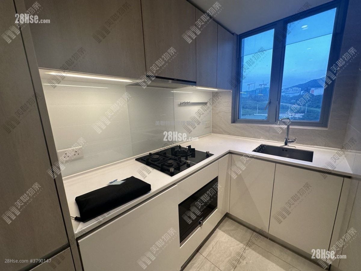 Malibu Sell 2 Bedrooms 541 ft²