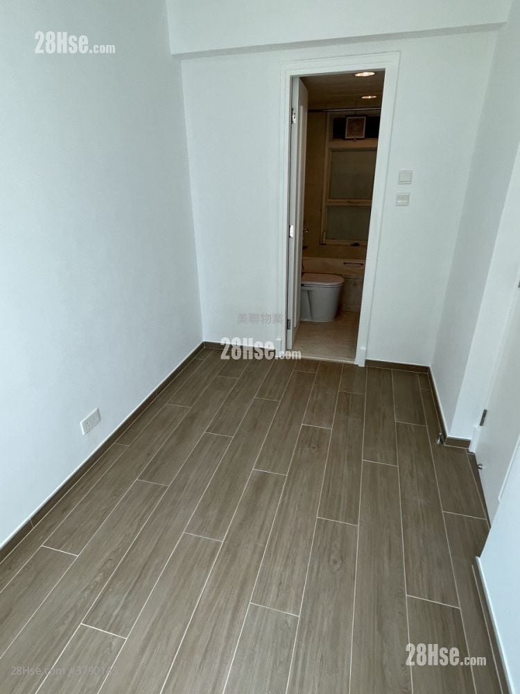 领都 租盘 3 房 , 2 浴室 677 平方尺