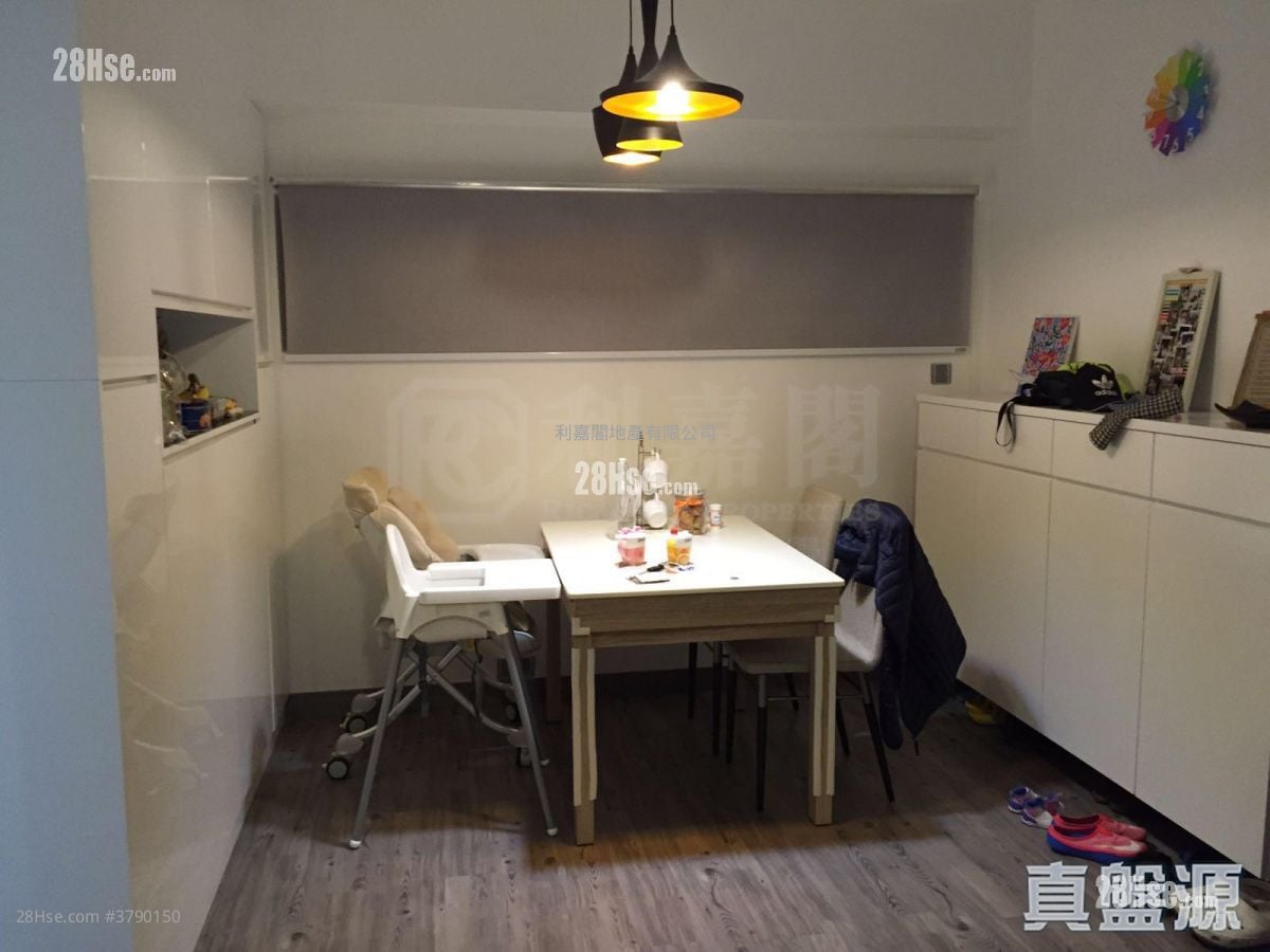 华景山庄 售盘 3 房 , 1 浴室 637 平方尺