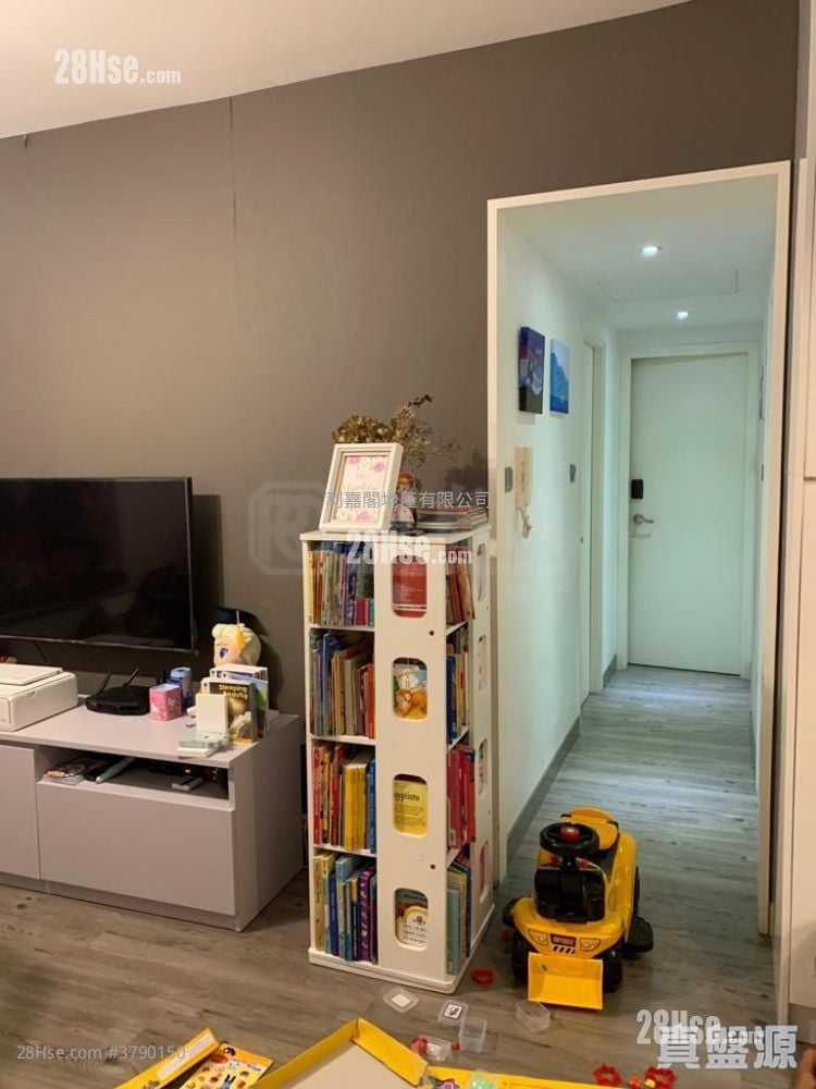 华景山庄 售盘 3 房 , 1 浴室 637 平方尺