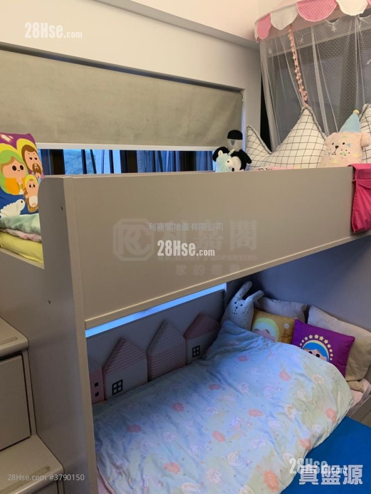 华景山庄 售盘 3 房 , 1 浴室 637 平方尺