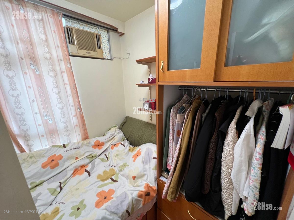 Tin Shing Court Sell 2 Bedrooms 506 ft²