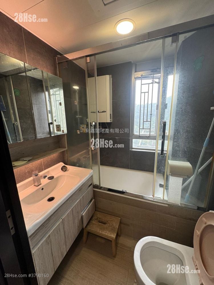 Ching Wah Court Sell 2 Bedrooms 401 ft²