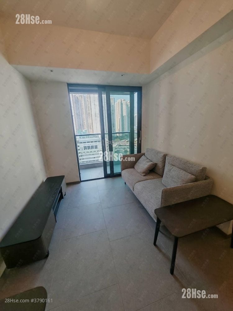 Yoho West Sell 2 Bedrooms 433 ft²