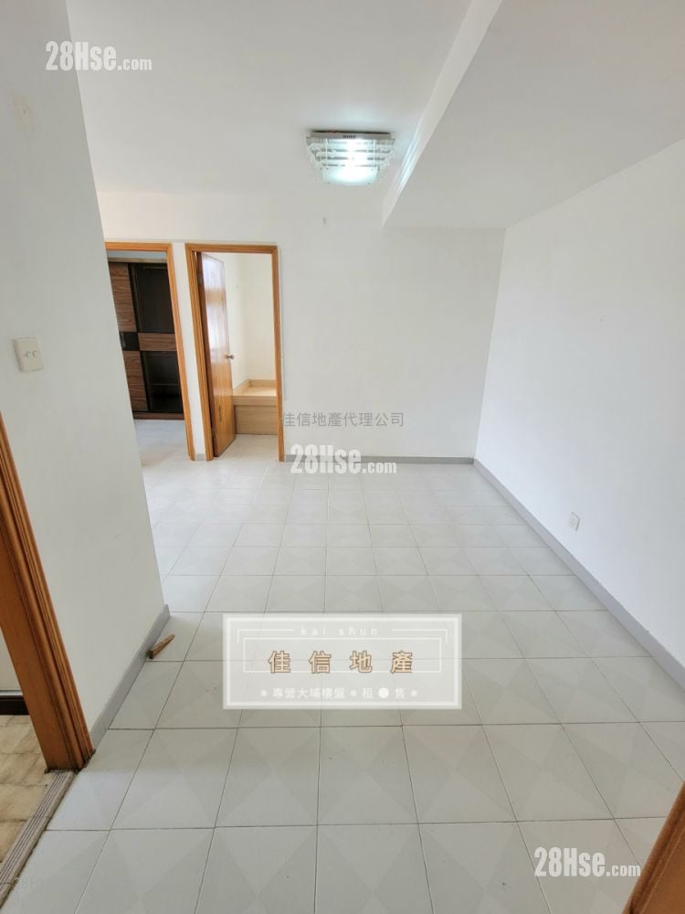 Ming Nga Court Sell 2 Bedrooms , 1 Bathroom 394 ft²