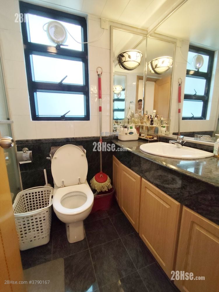 Kensington Green Sell 3 Bedrooms 792 ft²