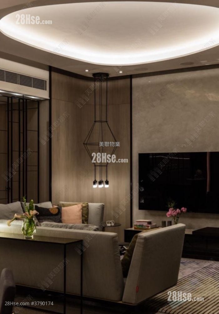 Grand Austin Sell 5+ Bedrooms 2,180 ft²