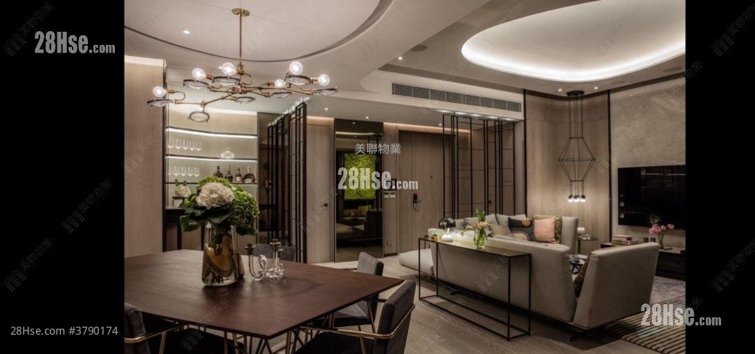 Grand Austin Sell 5+ Bedrooms 2,180 ft²