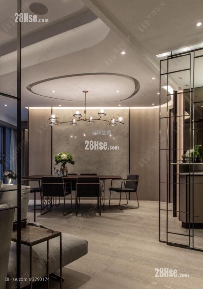 Grand Austin Sell 5+ Bedrooms 2,180 ft²