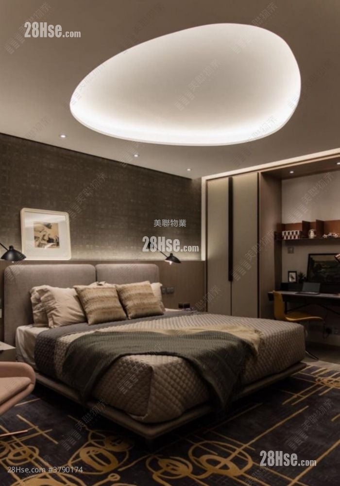 Grand Austin Sell 5+ Bedrooms 2,180 ft²