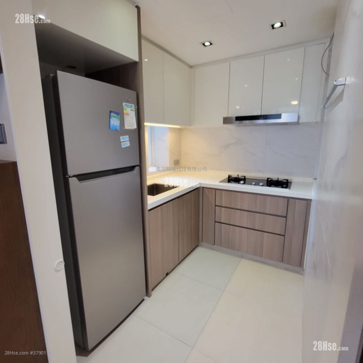 Nan Fung Sun Chuen Sell 3 Bedrooms , 1 Bathroom 570 ft²