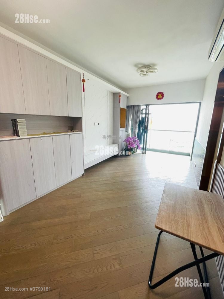 The Wings Rental 4 Bedrooms , 2 Bathrooms 977 ft²