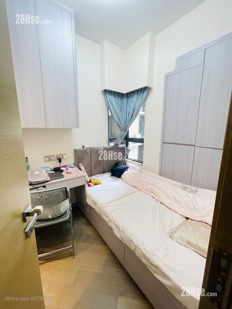 The Wings Rental 4 Bedrooms , 2 Bathrooms 977 ft²