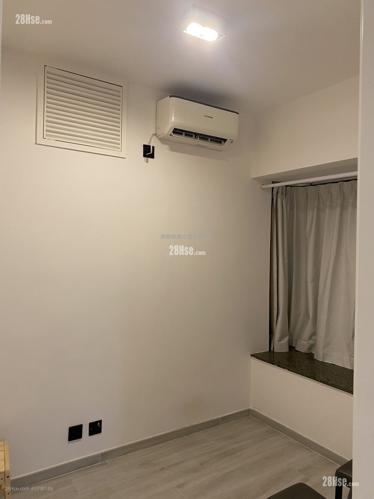 Park Central Sell 2 Bedrooms , 1 Bathroom 384 ft²