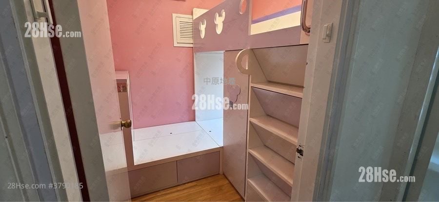 Kingswood Villas Sell 2 Bedrooms 441 ft²