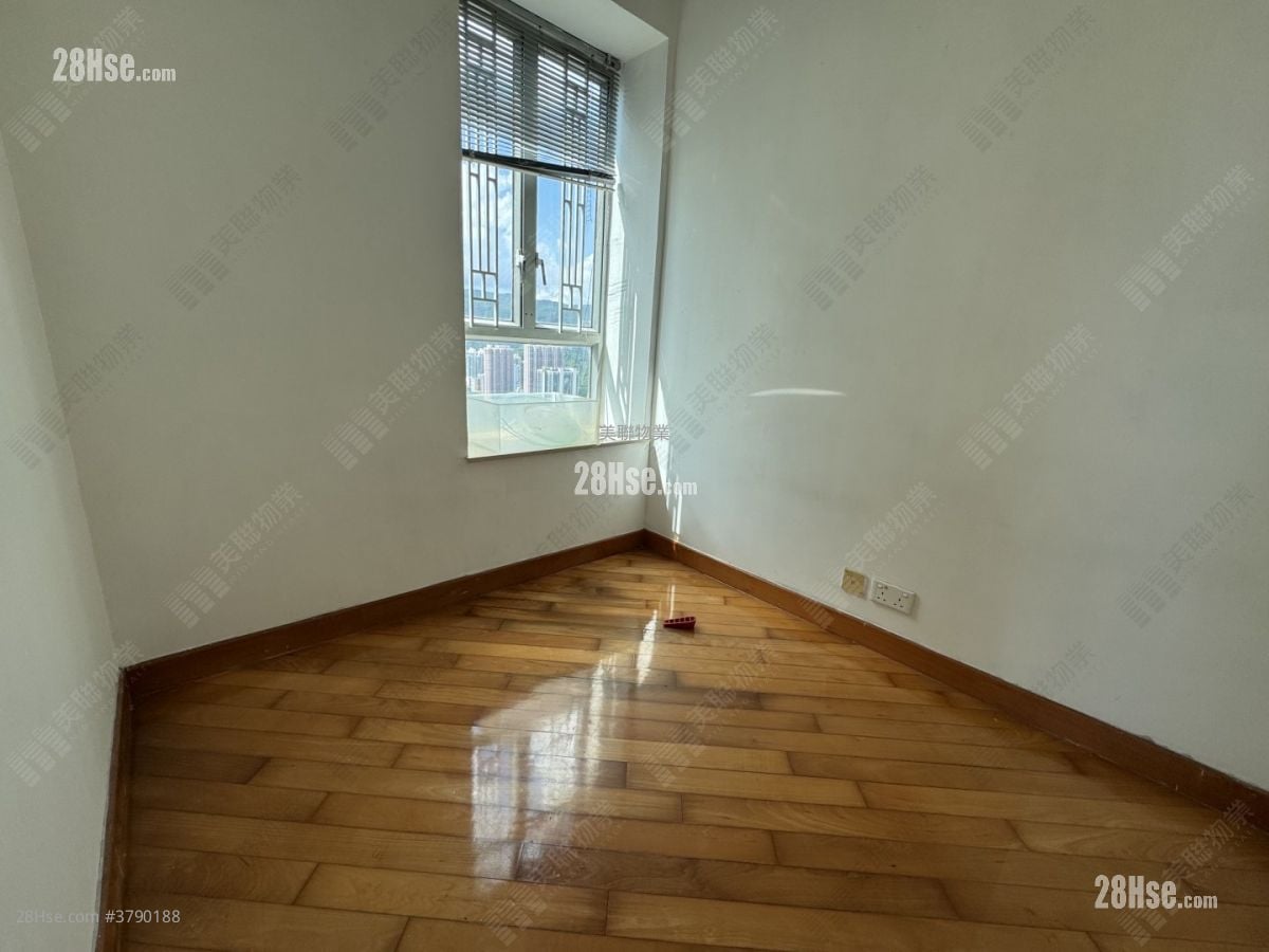 Indihome Sell 3 Bedrooms 538 ft²