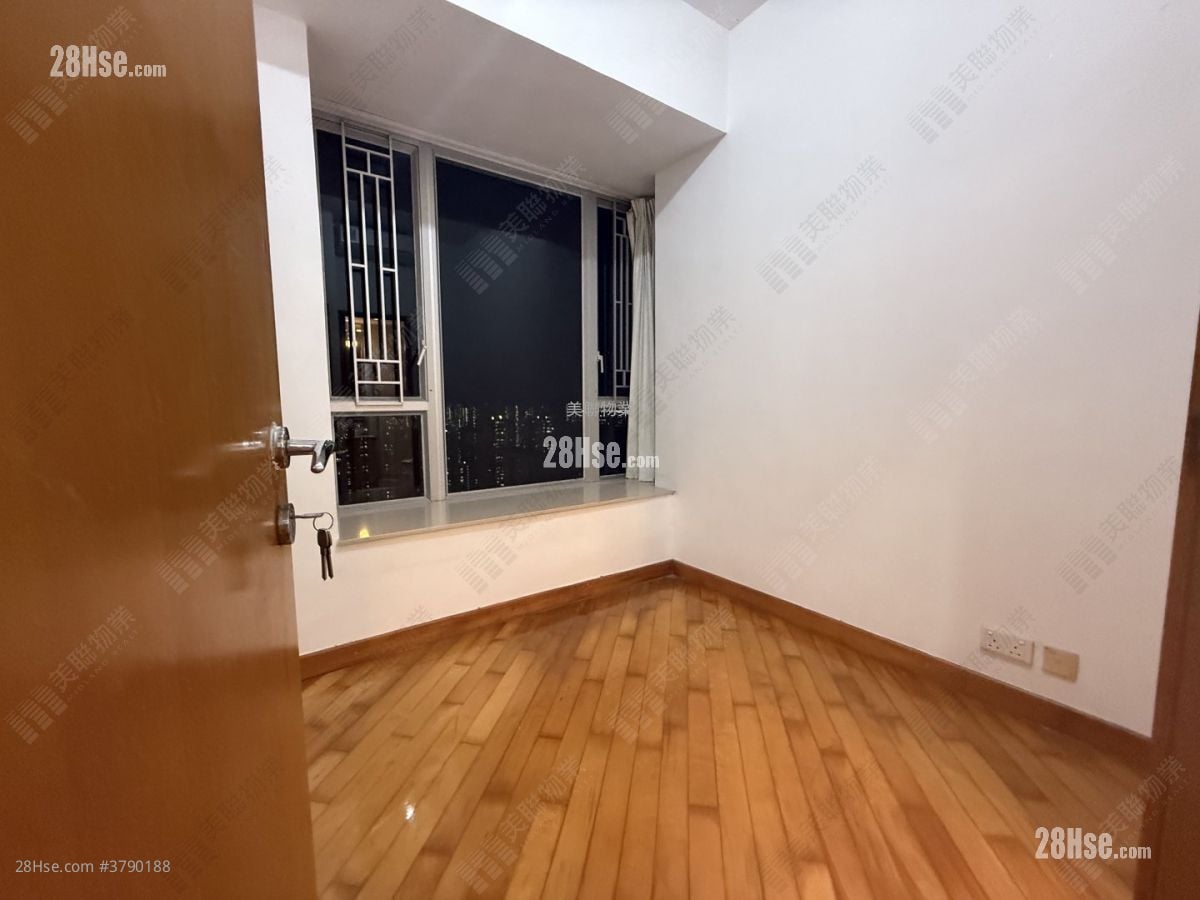 Indihome Sell 3 Bedrooms 538 ft²