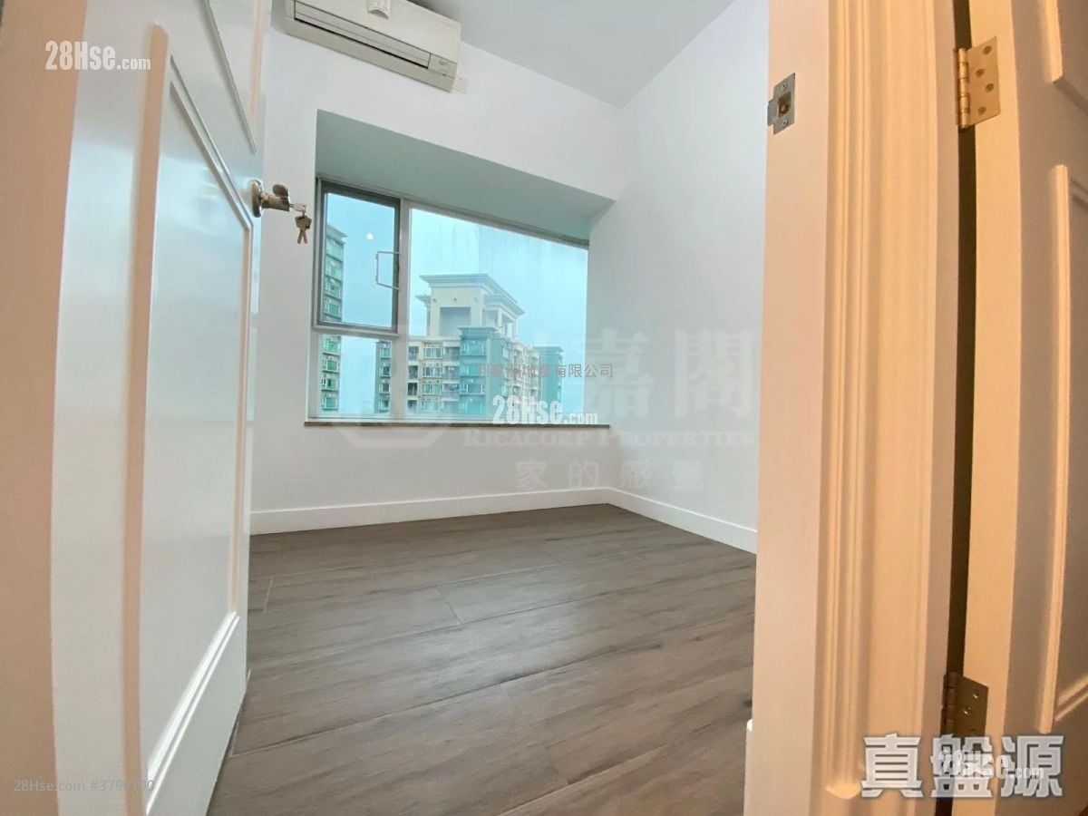 Metro Town Sell 3 Bedrooms 731 ft²