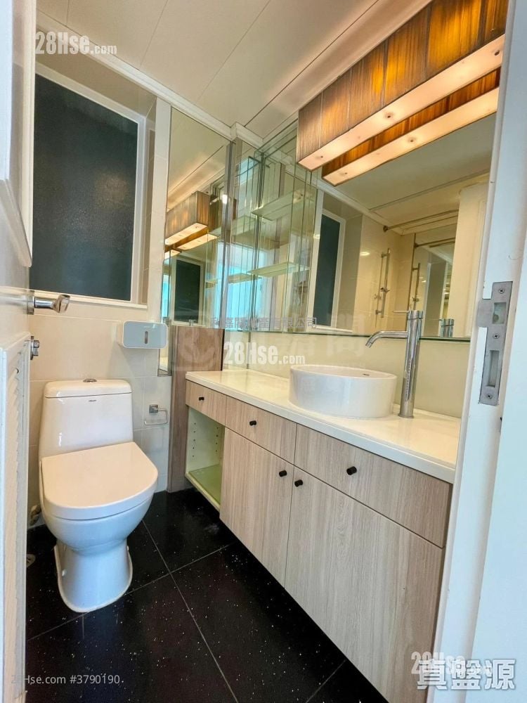 Metro Town Sell 3 Bedrooms 731 ft²