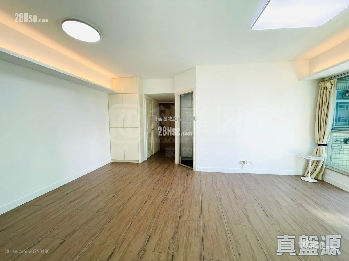 Metro Town Sell 3 Bedrooms 731 ft²