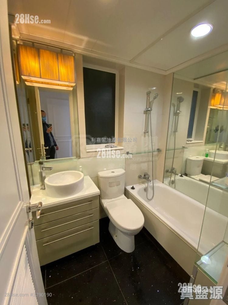 Metro Town Sell 3 Bedrooms 731 ft²