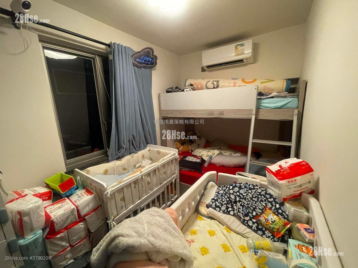 Village Sell 700 ft²