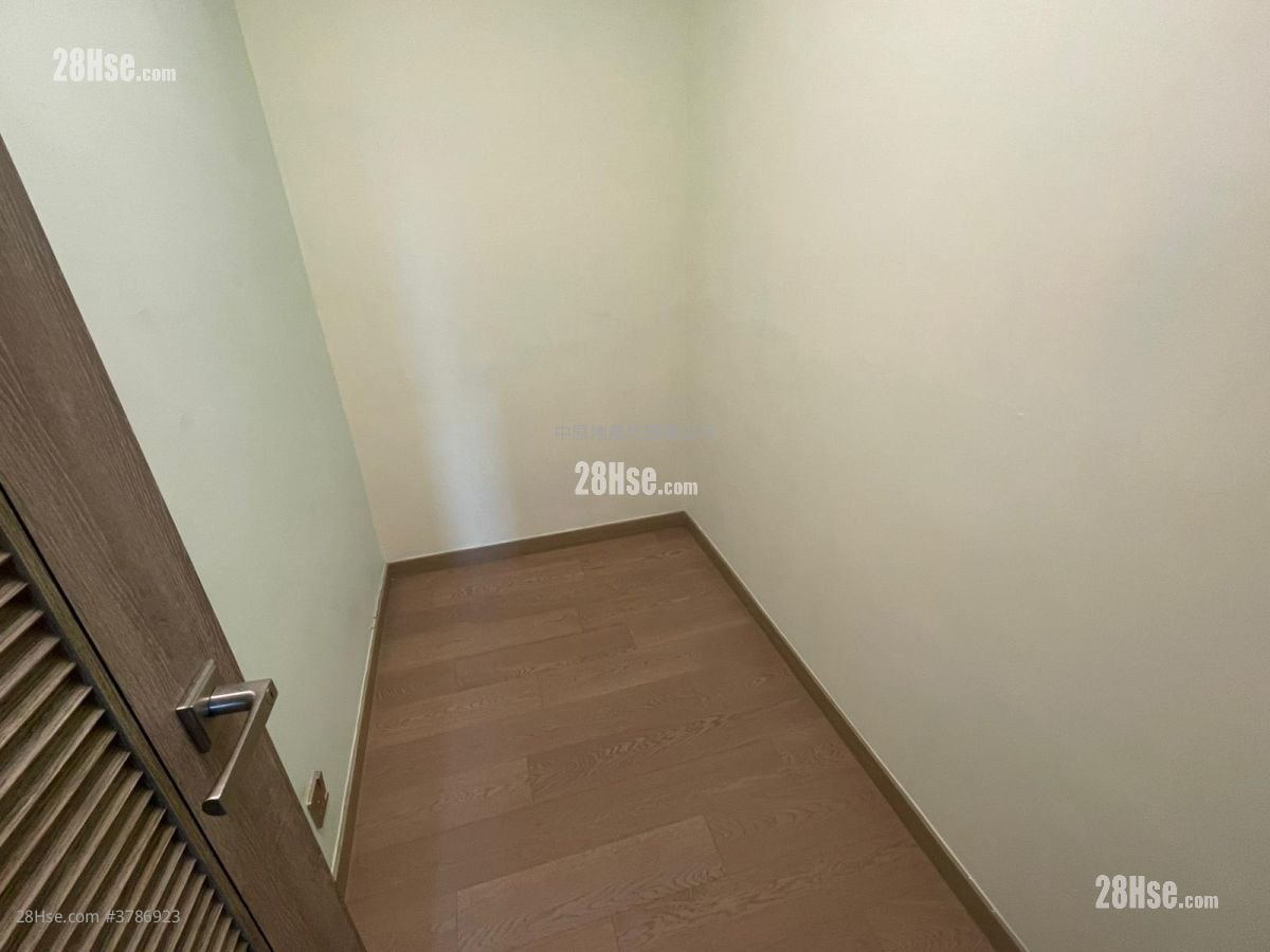 Aurora Rental 3 Bedrooms , 2 Bathrooms 690 ft²