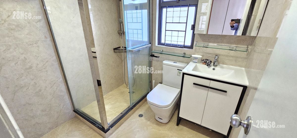 Lagoon Court Rental 3 Bedrooms , 2 Bathrooms 598 ft²