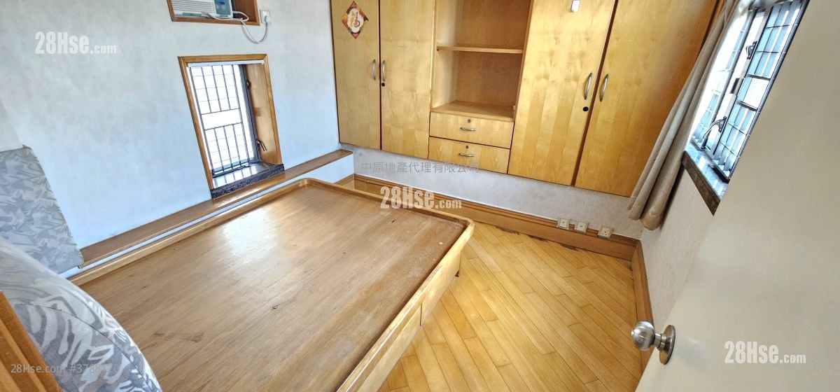 Lagoon Court Rental 3 Bedrooms , 2 Bathrooms 598 ft²