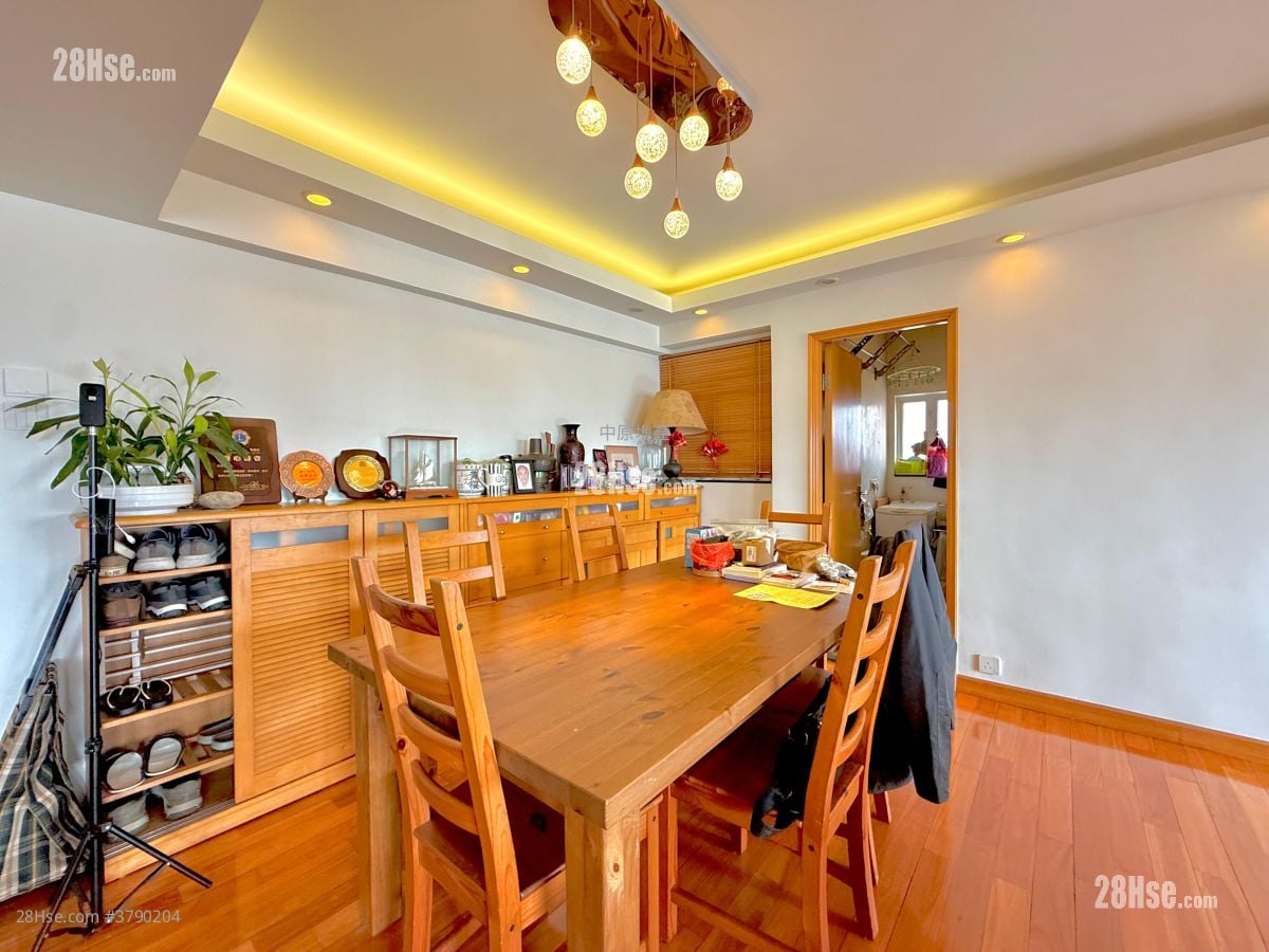 香港黄金海岸 售盘 3 房 , 2 浴室 576 平方尺