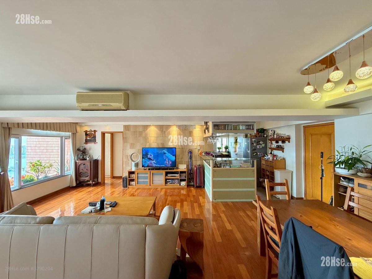 香港黄金海岸 售盘 3 房 , 2 浴室 576 平方尺