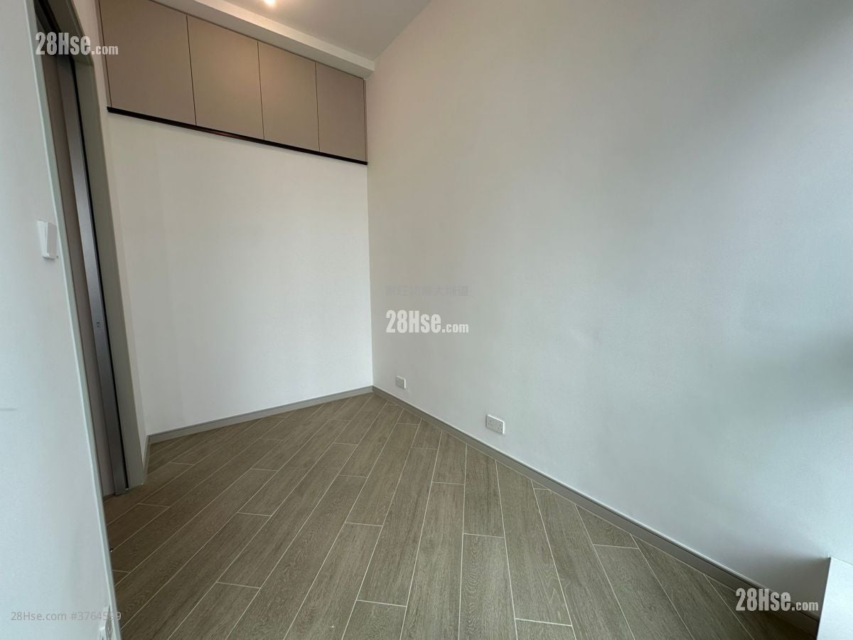 晓柏峰 租盘 1 房 , 1 浴室 305 平方尺