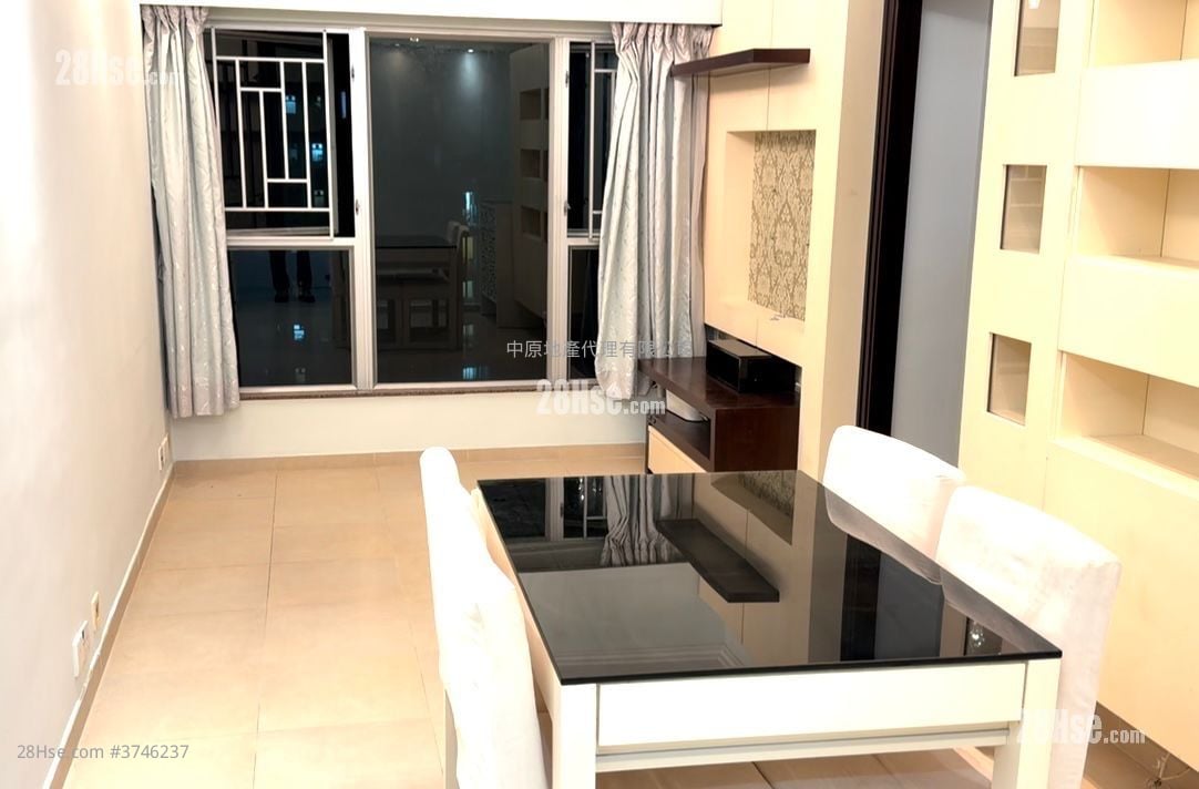 晓峰湾畔 售盘 2 房 482 平方尺