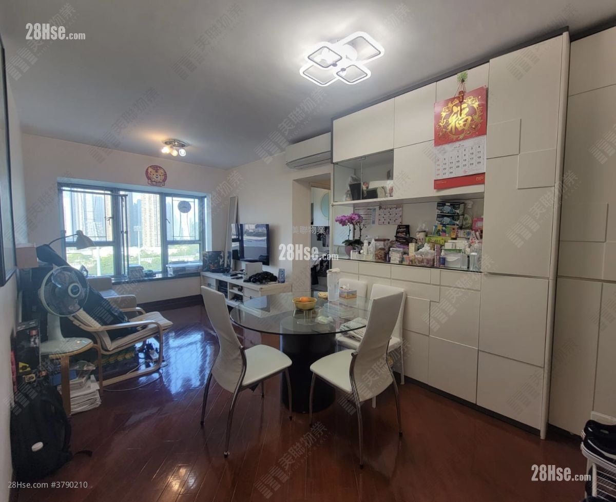 Tseung Kwan O Plaza Sell 3 Bedrooms 648 ft²