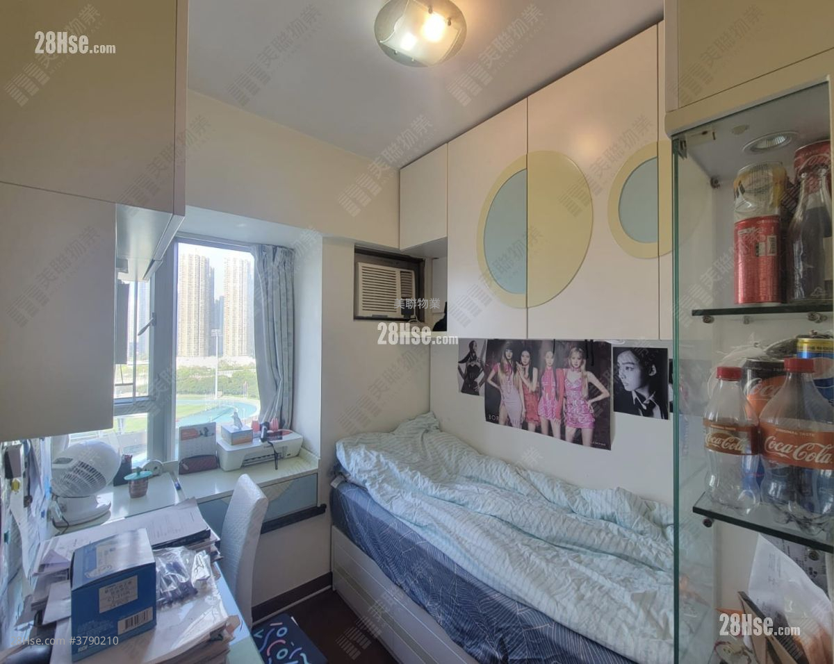 Tseung Kwan O Plaza Sell 3 Bedrooms 648 ft²
