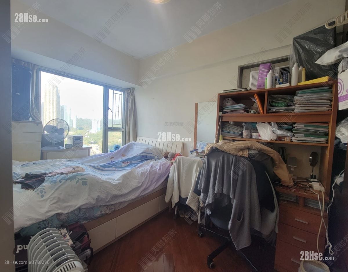 Tseung Kwan O Plaza Sell 3 Bedrooms 648 ft²
