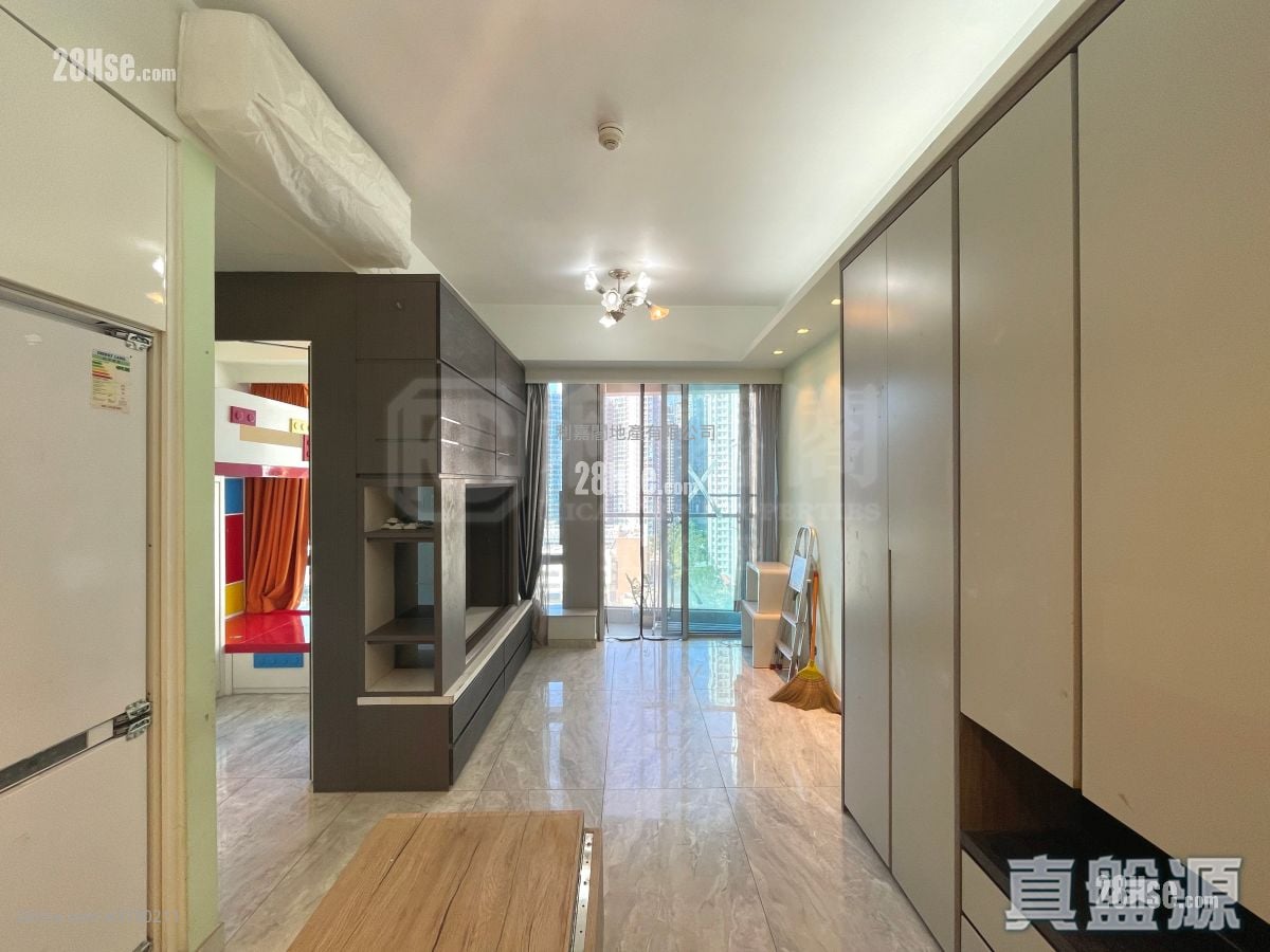 Savannah Sell 2 Bedrooms , 1 Bathroom 464 ft²