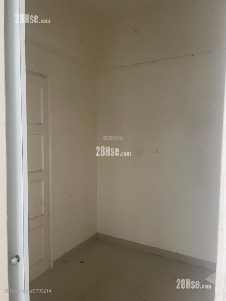 孔雀道唐一楼 租盘 2 房 , 1 浴室 758 平方尺