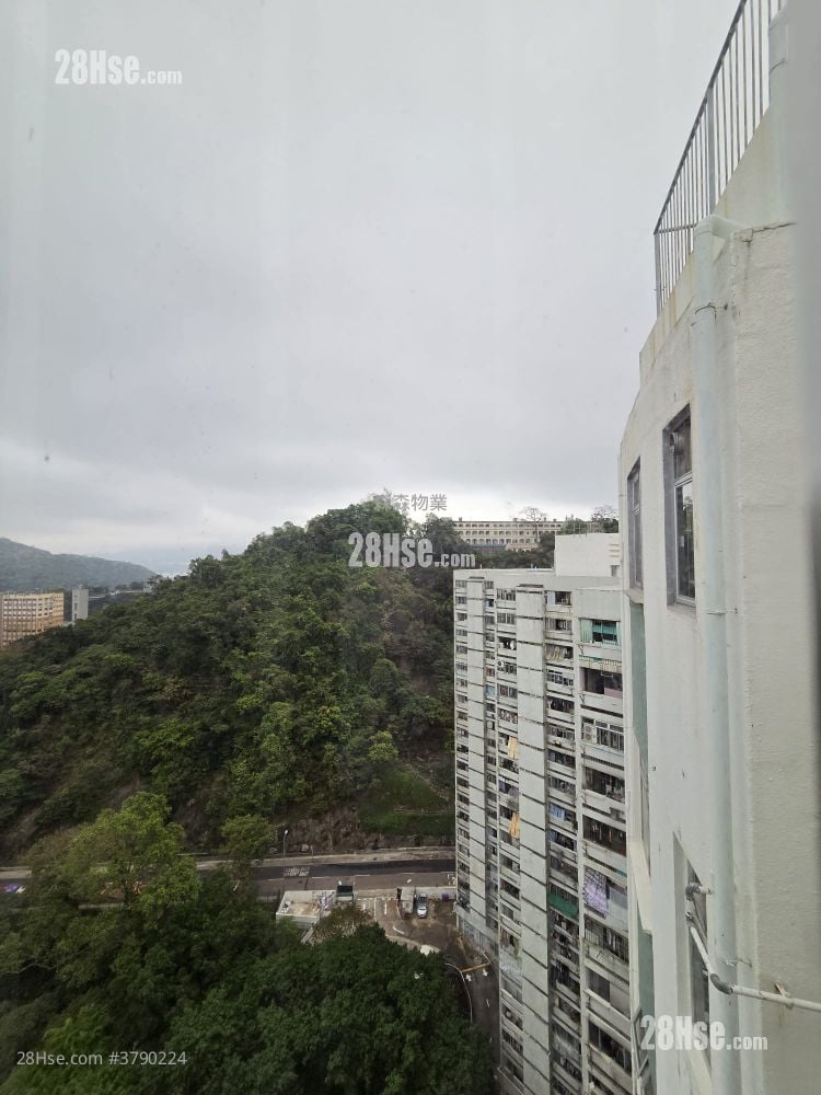 Eastway Towers Sell 2 Bedrooms , 1 Bathroom 471 ft²