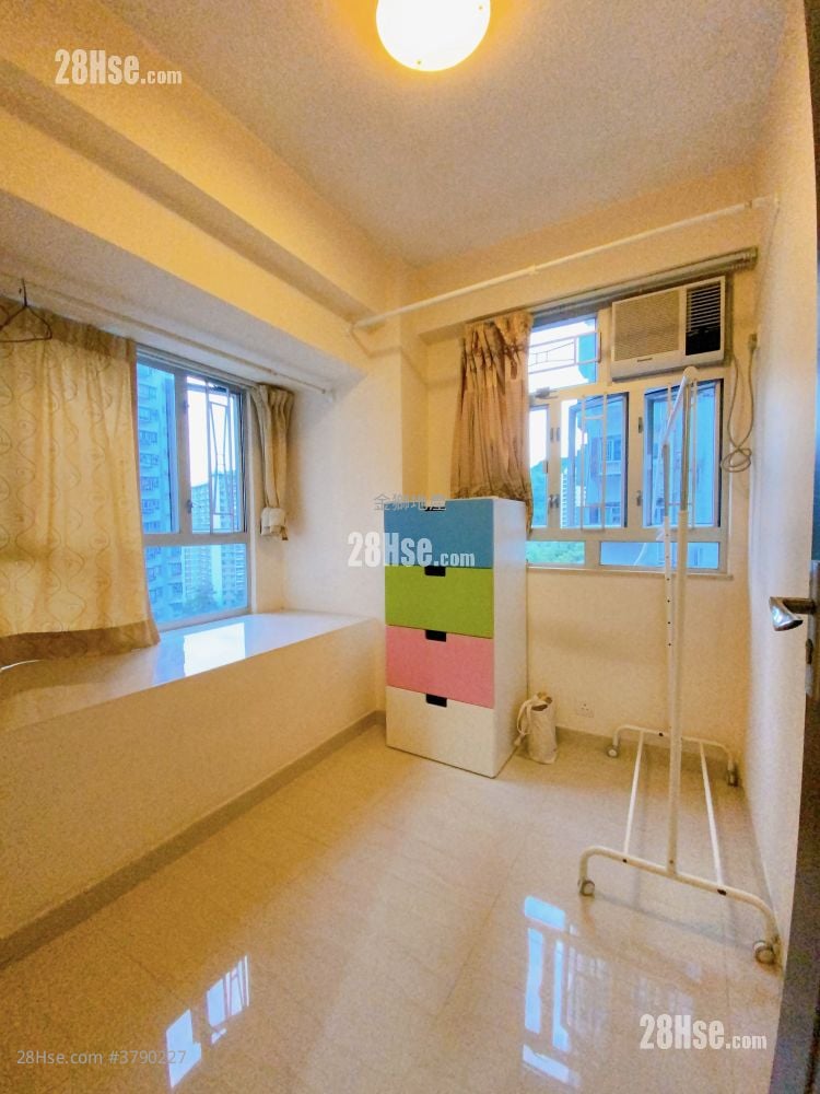 Golden Lion Garden Sell 2 Bedrooms 285 ft²