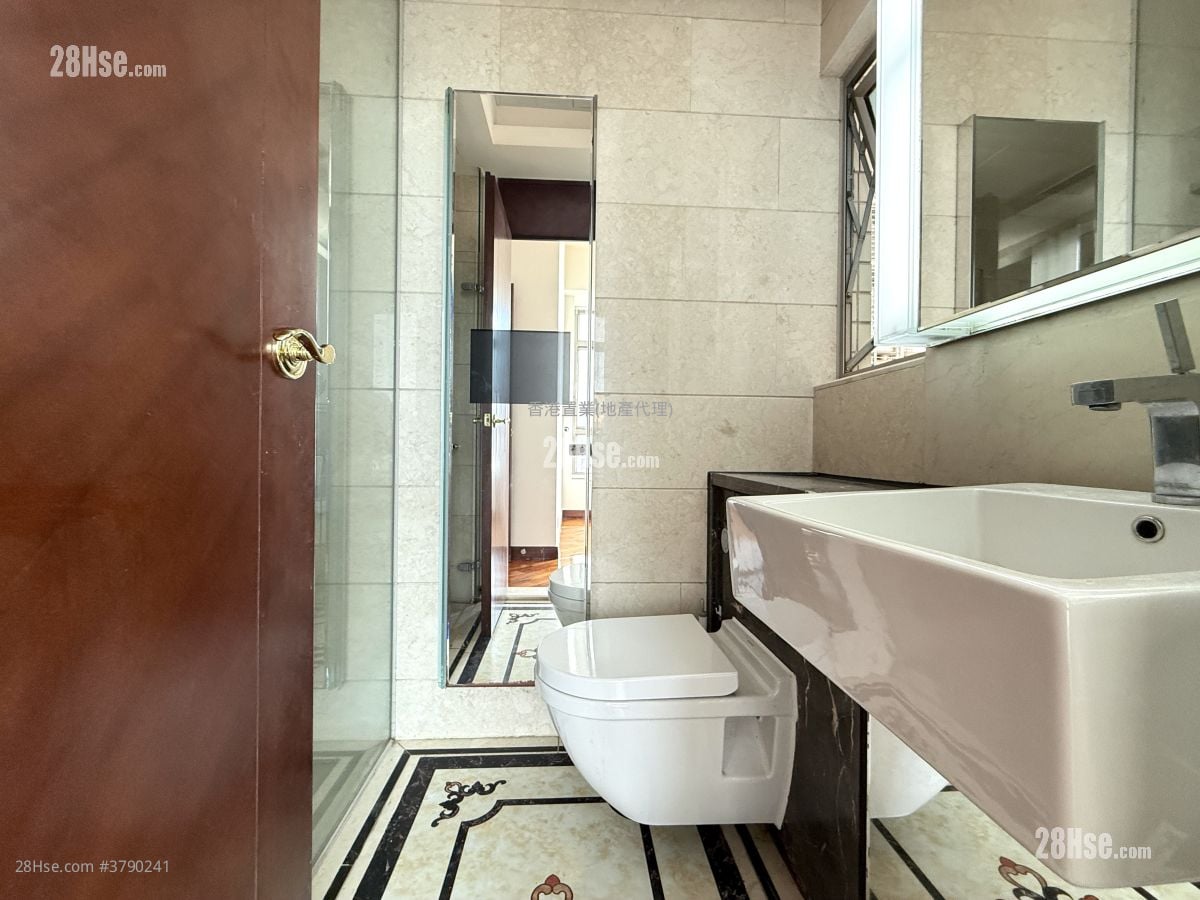 一号银海 售盘 3 房 , 2 浴室 665 平方尺